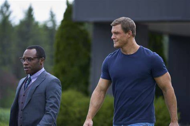 Alan Ritchson Teases His 'WiseAss' New Take on 'Reacher' (VIDEO)