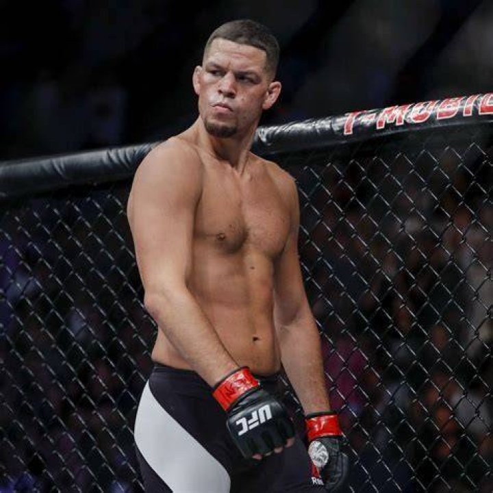 Does Nate Diaz have a wife and kids?