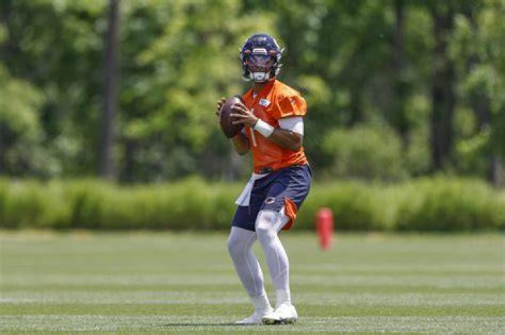 Justin Fields Signs Rookie Contract FranchiseTagged FranchiseTagged