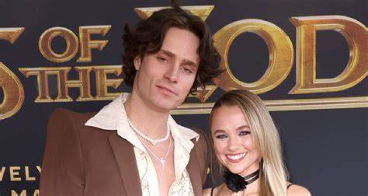 Madison Iseman Is Now Dating A Singer! Is in A Tranquil State With New