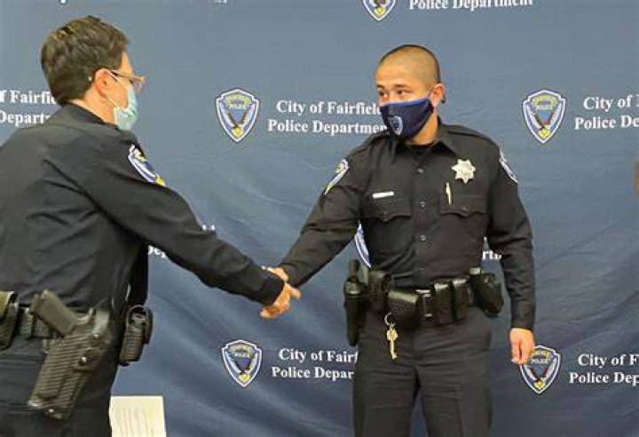 Police Officer Who Resigned After Fatal Shootings Is Hired as Sheriff&rsquo;s
