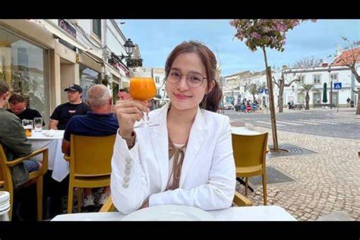 WATCH Kristel Fulgar moves to her new place in Hongdae in Seoul PUSH