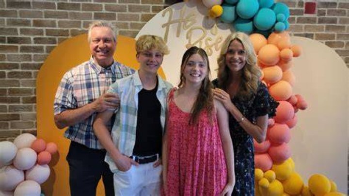 Who Is Stephanie Wolfley, Ron Wolfley Wife? Wikipedia And Age